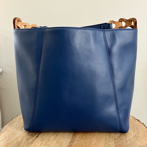 Alviero Martini 1A Claisse Navy Boho Shoulder Bag With Tassles - Picture 3 of 15